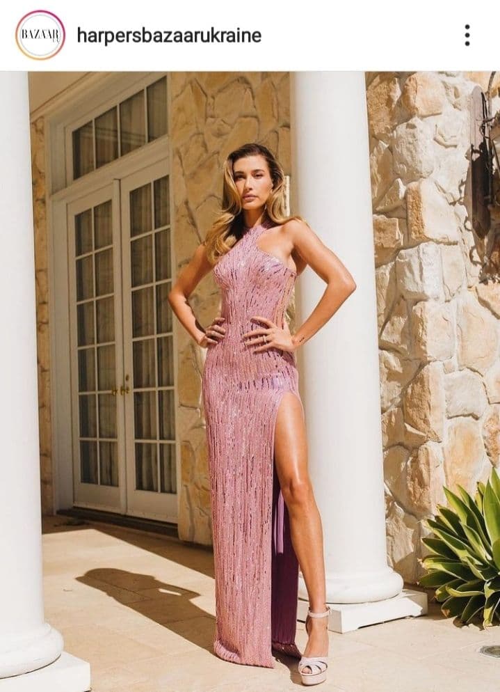 В духе старого Голливуда: Хейли Бибер показала, как создать роскошный вечерний образ